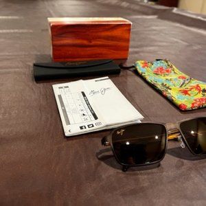 Maui Jim Sunglasses - Model:  Glass Beach (MJ748-01M)